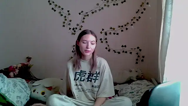  kikiclark   online show from 11/15/25, 10:30