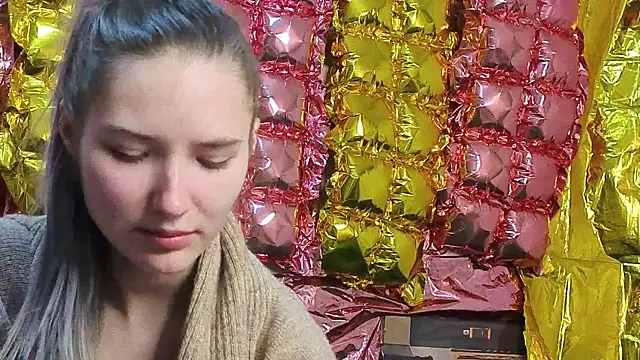  kikiclark   online show from 04/15/26, 08:31