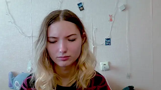  kikiclark   online show from 10/04/25, 09:00