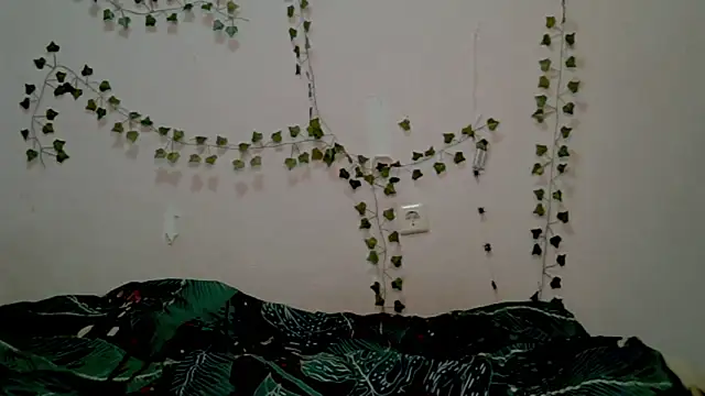  kikiclark   online show from 11/08/25, 08:12