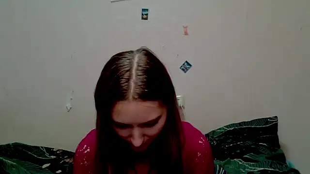  kikiclark   online show from 10/21/25, 08:52