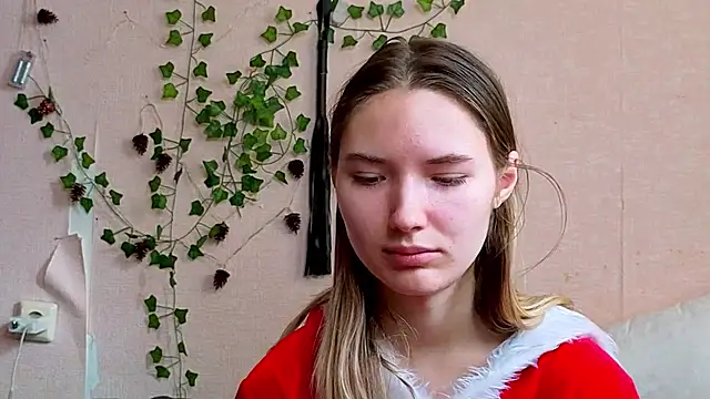  kikiclark   online show from 02/21/26, 08:49