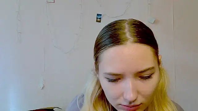  kikiclark   online show from 09/27/25, 08:42