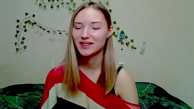  kikiclark   online show from 11/26/25, 07:25