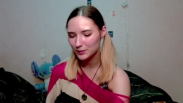  kikiclark   online show from 10/11/25, 07:48