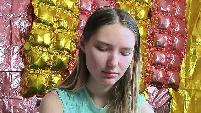  kikiclark   online show from 03/21/26, 09:14