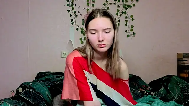  kikiclark   online show from 12/20/25, 09:23