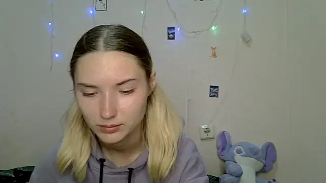  kikiclark   online show from 09/14/25, 08:42