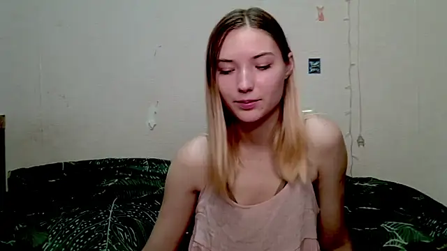  kikiclark   online show from 10/12/25, 08:32