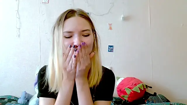  kikiclark   online show from 09/19/25, 09:13