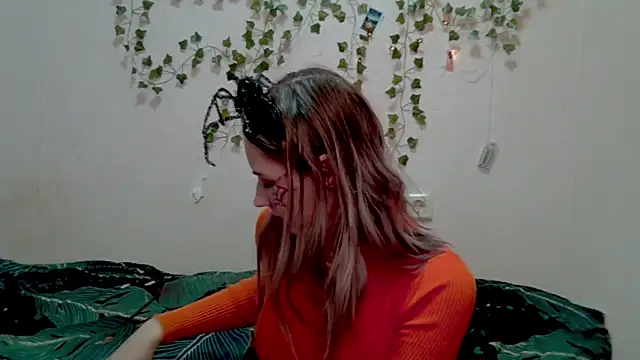  kikiclark   online show from 10/31/25, 07:32