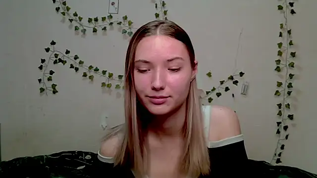  kikiclark   online show from 11/09/25, 04:11