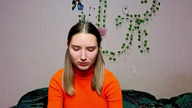  kikiclark   online show from 12/19/25, 08:55