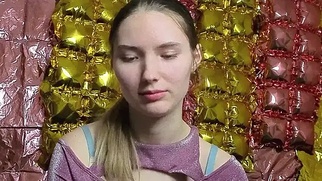  kikiclark   online show from 03/21/26, 09:19