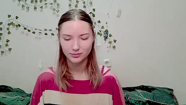  kikiclark   online show from 12/03/25, 11:42