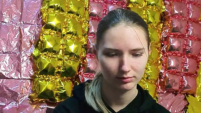  kikiclark   online show from 03/19/26, 04:29