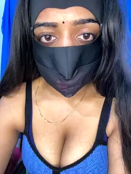 Snapshot of DesiSexyMonika chatting on 10/05/25, 10:06 DesiSexyMonika online show from 10/05/25, 10:06