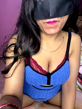 Snapshot of DesiSexyMonika chatting on 12/17/25, 07:52 DesiSexyMonika online show from 12/17/25, 07:52