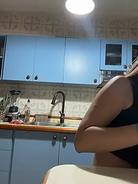 Snapshot of hottiee_melannie chatting on 02/27/26, 04:12 hottiee melannie online show from 02/27/26, 04:12