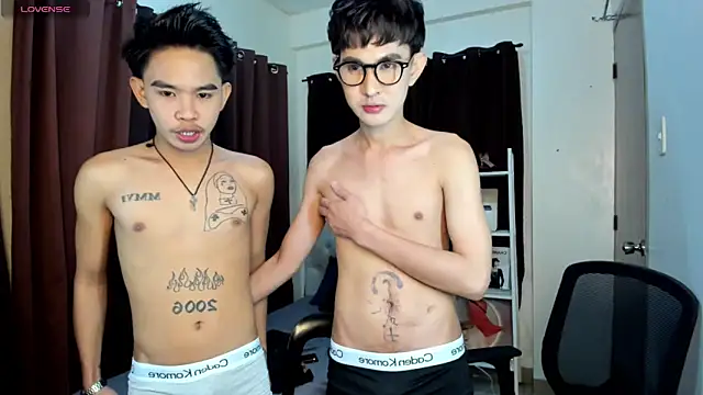 Snapshot of xxxhugecocktwinkxxx chatting on 10/04/25, 05:47 xxxhugecocktwinkxxx online show from 10/04/25, 05:47