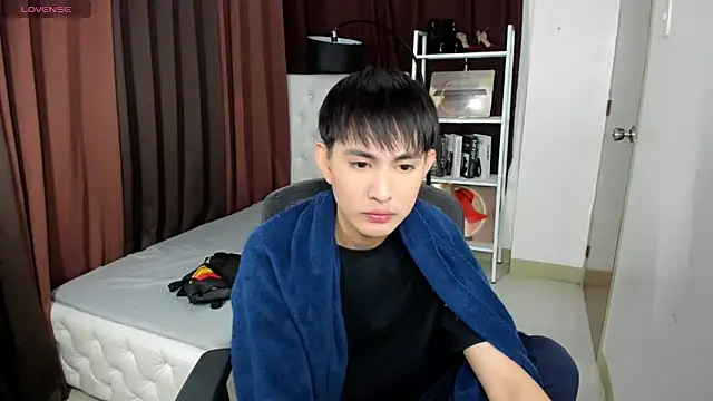 Snapshot of xxxhugecocktwinkxxx chatting on 10/06/25, 04:41 xxxhugecocktwinkxxx online show from 10/06/25, 04:41