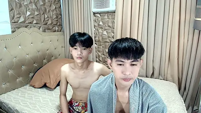 xxxhugecocktwinkxxx online show from 05/09/26, 05:05