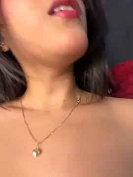 Juanita-Diaz online show from 11/18/25, 08:34