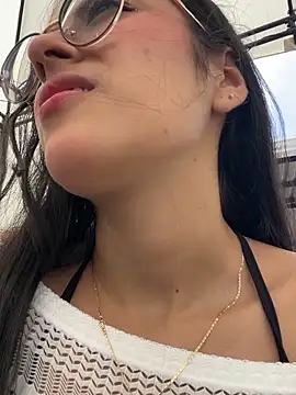 Juanita-Diaz online show from 10/11/25, 08:21