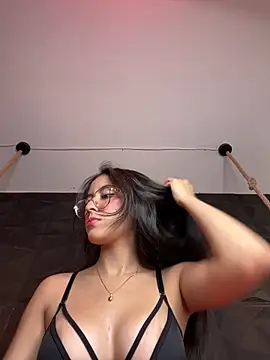 Juanita-Diaz online show from 10/08/25, 08:31