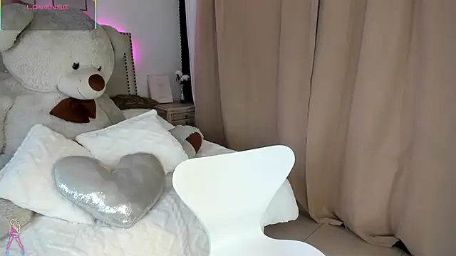 Mayajhons online show from 12/21/25, 01:46