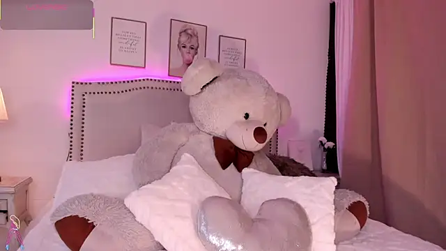 Mayajhons online show from 12/17/25, 11:26