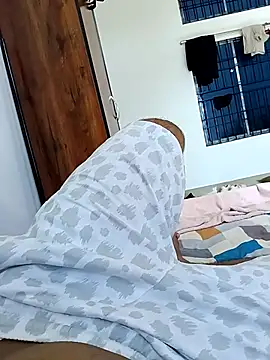 sexyboywhite online show from 10/17/25, 08:06