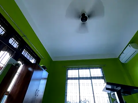 sexyboywhite online show from 09/21/25, 11:04