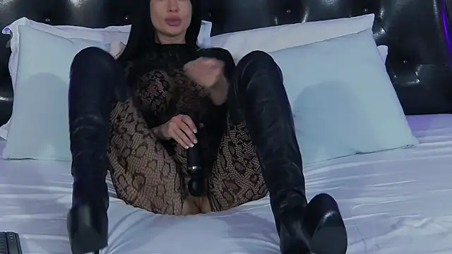 KendraMaxx online show from 11/15/25, 05:55