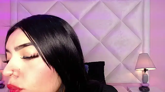 Miaa Smithh   online show from 10/30/25, 12:25