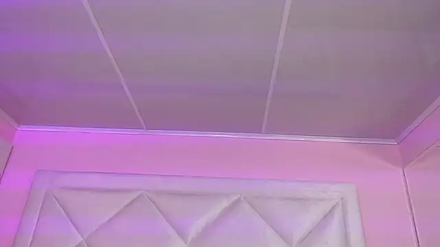 Miaa Smithh   online show from 10/25/25, 12:28