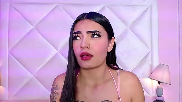 Miaa Smithh   online show from 10/09/25, 11:44