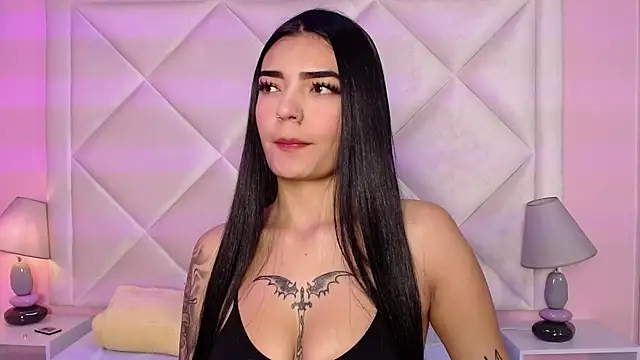 Miaa Smithh   online show from 10/28/25, 11:53