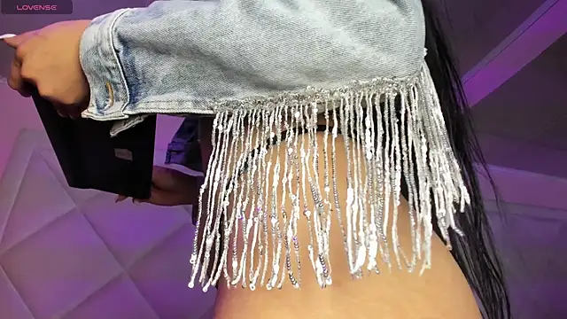 Miaa Smithh   online show from 04/11/26, 12:29