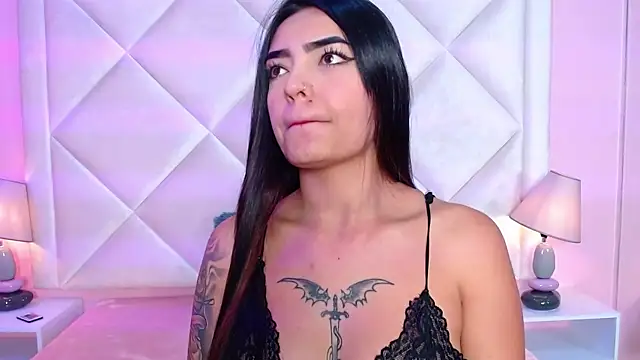 Miaa Smithh   online show from 10/02/25, 12:30