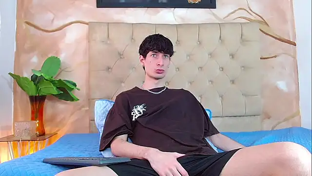 Snapshot of Luke_Carter chatting on 07/04/26, 01:37 Luke Carter online show from 07/04/26, 01:37
