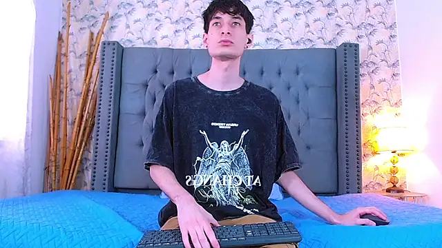 Luke Carter online show from 11/20/25, 01:01