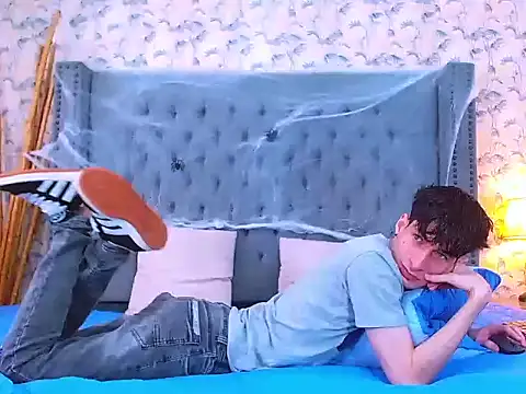 Luke Carter online show from 10/23/25, 01:10