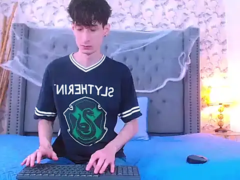 Luke Carter online show from 11/01/25, 01:05