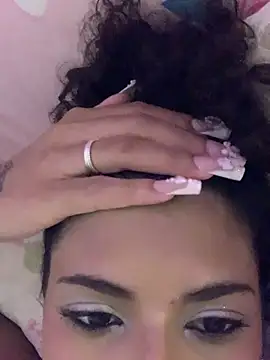 Snapshot of luluzinhax chatting on 02/10/26, 01:59 luluzinhax online show from 02/10/26, 01:59