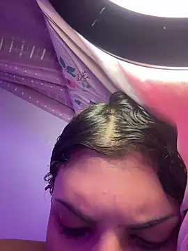 Snapshot of luluzinhax chatting on 03/26/26, 04:22 luluzinhax online show from 03/26/26, 04:22