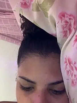 Snapshot of luluzinhax chatting on 02/11/26, 04:23 luluzinhax online show from 02/11/26, 04:23