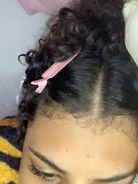 Snapshot of luluzinhax chatting on 02/20/26, 06:26 luluzinhax online show from 02/20/26, 06:26