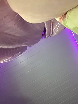 Snapshot of luluzinhax chatting on 02/16/26, 02:21 luluzinhax online show from 02/16/26, 02:21