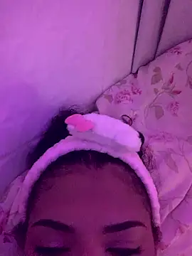 Snapshot of luluzinhax chatting on 01/14/26, 04:38 luluzinhax online show from 01/14/26, 04:38